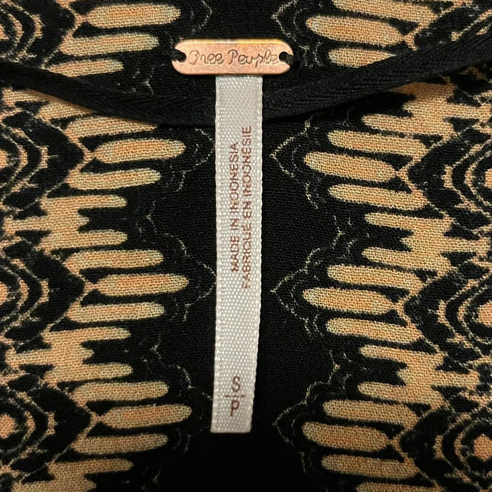 Free People Animal Patterned Long Sleeve Button Up Blouse - Picture 2 of 4